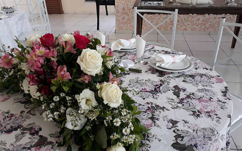 Cenário temático para evento produzido por Sissi Silva