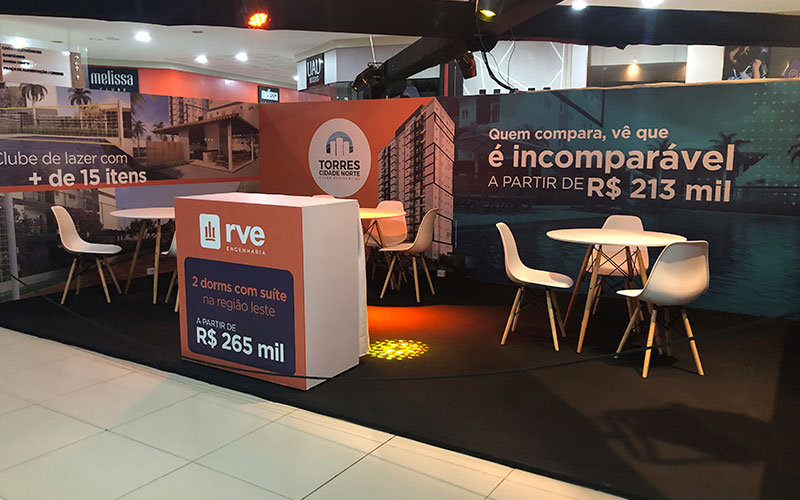 Cenário temático para evento produzido por Sissi Silva