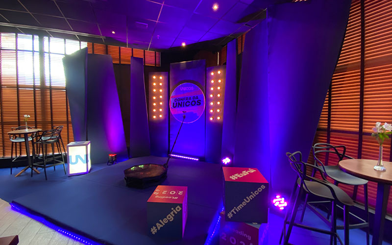 Atendimento com hostess para eventos corporativos
